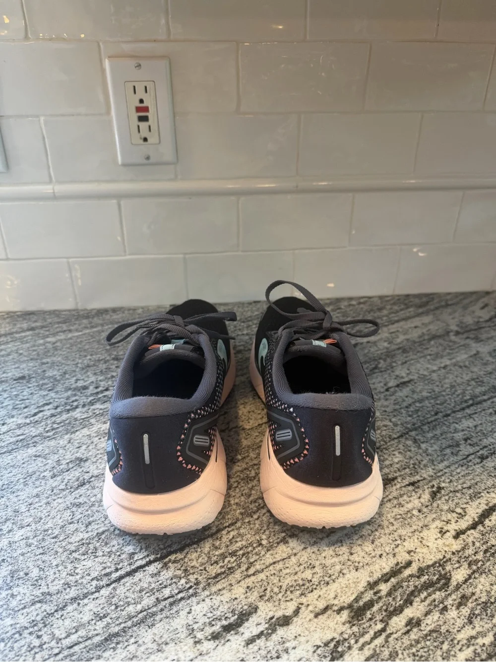 Women’s Brooks Ghost 14 Size 10.5